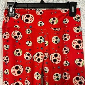 LulaRoe skull leggings